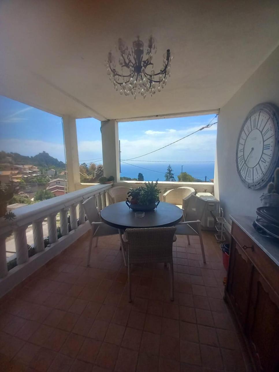 Dolci Risvegli Appartamento Vista Mare Ventimiglia Ruang foto