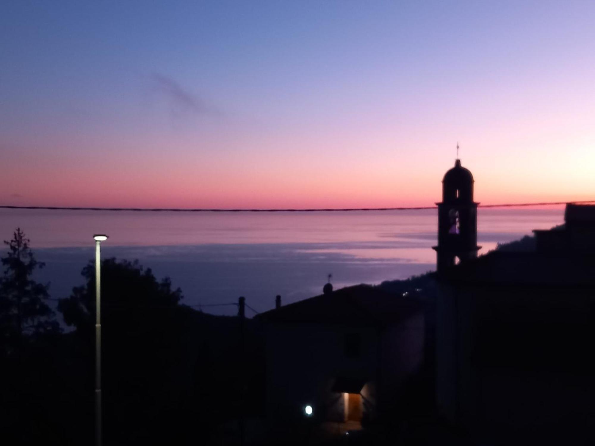 Dolci Risvegli Appartamento Vista Mare Ventimiglia Bagian luar foto