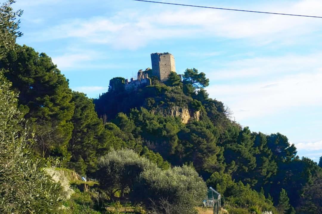 Dolci Risvegli Appartamento Vista Mare Ventimiglia Bagian luar foto